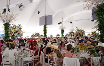 El "almuerzo del sombrero", a pleno