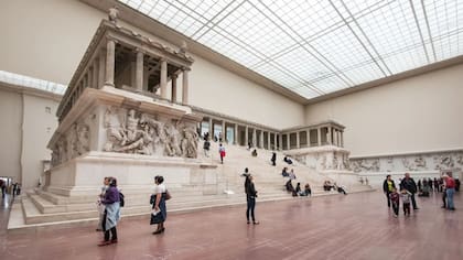 El Altar de Zeus, expuesto en la Isla de los Museos en Berlín, está cerrada al públco hasta 2027.