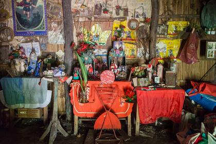 El altar en la casa de los Villagra.