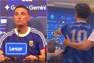 Scaloni vivió un insólito momento en conferencia por un hincha que se infiltró y lo cuestionó