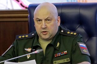 El alto general ruso Sergei Surovikin