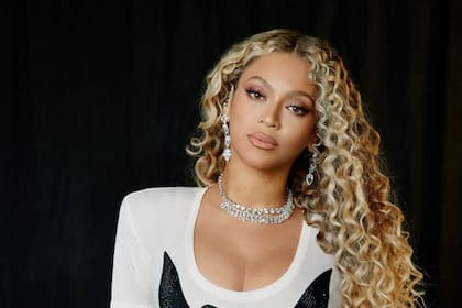 El alto porcentaje de la artista se debe a sus cejas, ojos y labios