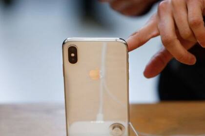 El alto precio del iPhone X podría facilitar la subida de Apple en el mercado