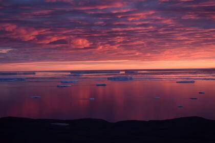 El amanecer antártico. (Foto: Bárbara Ortiz)