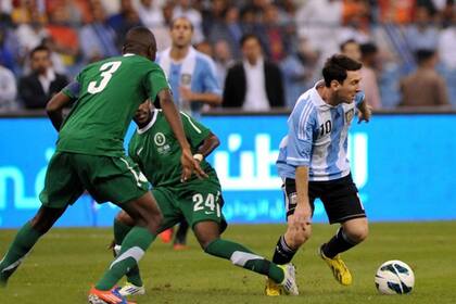 El amistoso de 2021, el único encuentro que no tuvo goles entre argentinos y saudíes; Lionel Messi jugó en el estadio Rey Fahd, de Riyad.