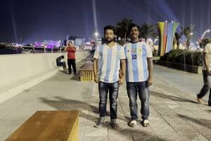Los falsos “hinchas” argentinos inundan Doha: no hablan español, aman a Messi y triplican a los brasileños