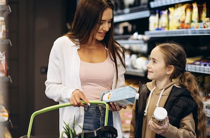 El análisis destaca que los hogares con niños gastan 14% más que el promedio en el supermercado