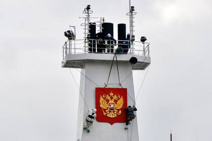 El "Académico Lomonósov" zarpó este viernes del puerto de Múrmansk, en el noroeste del país. Greenpeace lo llama el "Chernobyl flotante"
