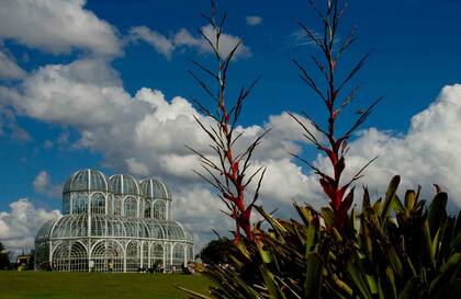 El "palacio de cristal" del Jardín Botánico de Curitiba.