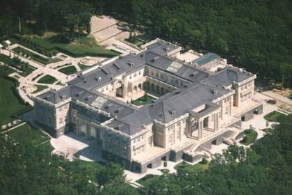 El "palacio" de 7.800 hectáreas está ubicado en la ciudad turística de Gelendzhik, a orillas del Mar Negro