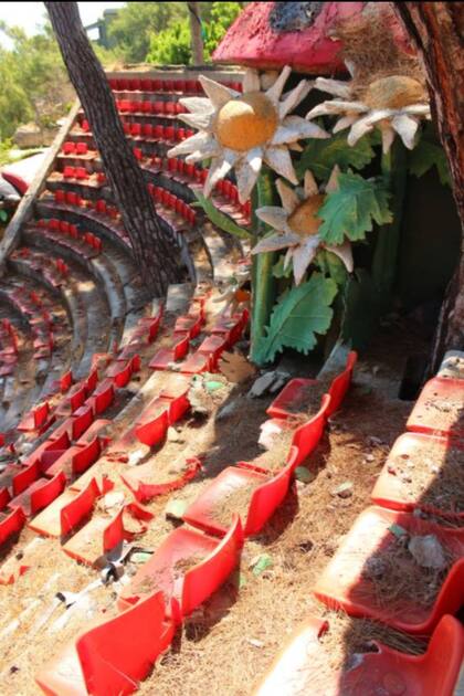 El anfiteatro del complejo hotelero era otra muestra del lujo y de la cantidad de elementos para la diversión de los visitantes que había en el lugar