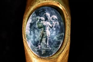 Descubren un anillo de oro de la época romana con una rara imagen de Jesucristo