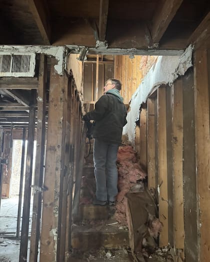 El animal estaba en el segundo piso de la casa.