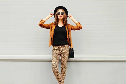 El animal print volvió para quedarse y sus combinaciones pueden ser muy variadas y divertidas (Foto Unsplash)