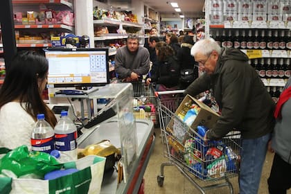 Los supermercados mayoristas y minoristas en todos sus formatos concentran el 51% de las ventas