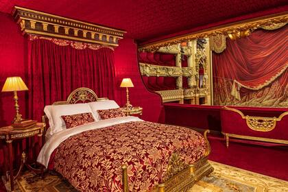 El año pasado Airbnb organizó una noche en el fastuoso Palco de Honor del Palacio Garnier.