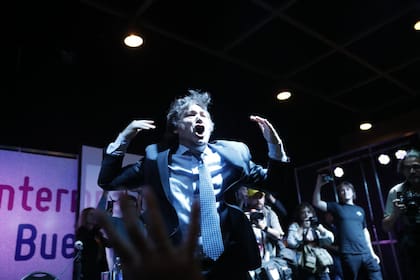 El año pasado, cuando era candidato a presidente, Javier Milei presentó en la Feria del Libro de Buenos Aires "El fin de la inflación"