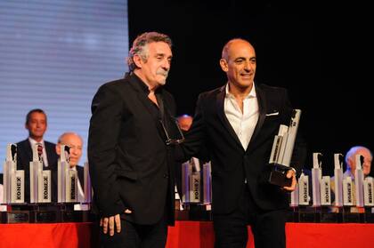 El año pasado, el prestigioso investigador Jorge Dubatti le entregó el Premio Konex a Maurcio Dayub