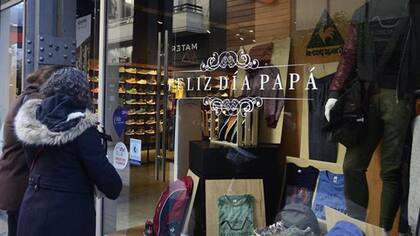 Aunque las ventas para el Día del Padre en los locales físicos tuvo tickets promedio que duplicaron los del año pasado, la tendencia al ahorro se notó en que quedaron por debajo de la inflación punta a punta