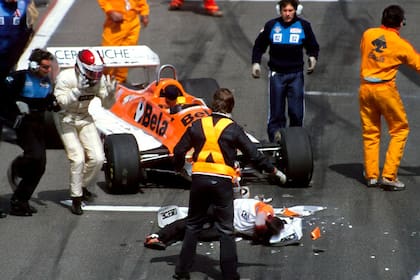 El año previo a la muerte de Villeneuve, también en Zolder, el piloto Stohr, con Arrows, atropelló a uno de sus mecánicos en la largada