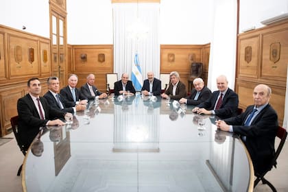 El anterior encuentro de los empresarios del Grupo de los Seis había sido con el Gobierno en la Casa Rosada, donde acordaron consensuar quién los va a representar en el Consejo de Mayo.