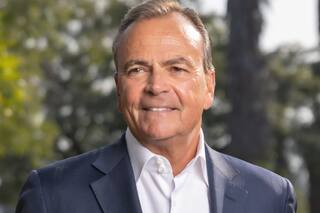 Quién es el magnate que podría sumarse a la carrera por la gobernación de California