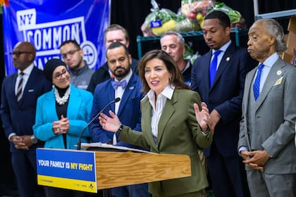 El anuncio de la gobernadora forma parte de la respuesta multifacética de Nueva York al recorte de prestaciones del gobierno federal