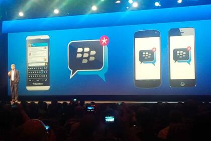 El anuncio de la llegada del servicio de mensajería  BBM los teléfonos con iOS y Android durante la conferencia de desarrolladores de BlackBerry
