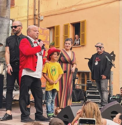 El anuncio del nuevo presidente se hace el primer domingo de septiembre frente a los habitantes del puelo y los visitantes