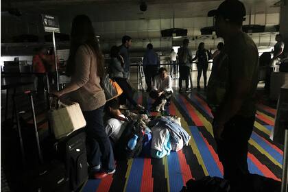 El apagón también afecta al aeropuerto internacional de Maiquetía, en Caracas