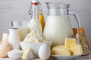 Los tres ingredientes que llevan casi todas las comidas y atentan contra el sueño nocturno: “Hacen que duermas mal”