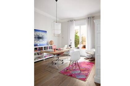 El aporte de elementos del pasado y curvas suaves también son propias de este tipo de ambientaciones