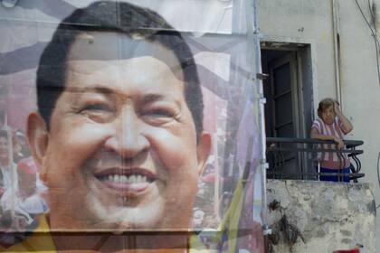 El apoyo de los seguidores de Chávez, frente al Hospital Militar, donde se encuentra internado