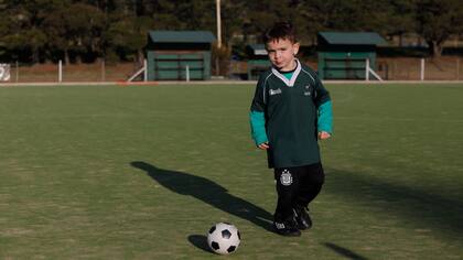 El apoyo del mundo del fútbol a este tipo de campañas lleva muchos años; un momento clave en esa alianza solidaria fue diciembre de 2021, cuando se lanzó la campaña “Un corazón para Isidro”, el niño de cuatro años que necesitaba un corazón que reemplace el suyo, afectado por una miocarditis que lo había triplicado en tamaño