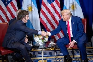 El apretón de manos entre Milei y Trump