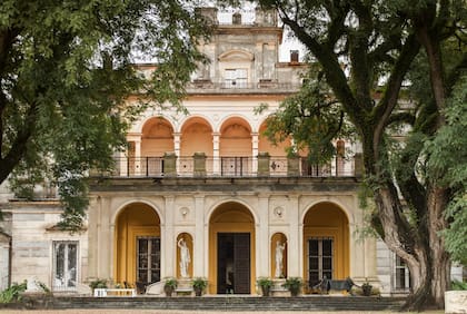 El aqruitecto Ángel Gallardo llevó adelante el proyecto de palacete italiano por encargo de Adela Unzué Baudrix y Antonio Leloir.