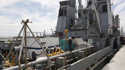 Búsqueda del submarino ARA San Juan: el ARA Puerto Argentino debe navegar hasta la Base Naval Mar del Plata para reabastecimiento y recambio de personal
