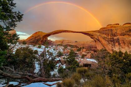 El Arches National Park es famoso por sus arcos de arenisca natural