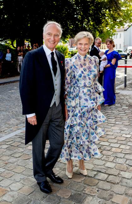 El archiduque Carlos Christian de Austria y la princesa María Astrid de Luxemburgo, padres del novio. 
