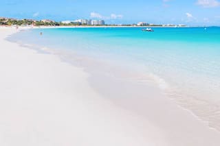 Turks y Caicos: la isla donde tiene tierras Pochetti y que es un caos migratorio