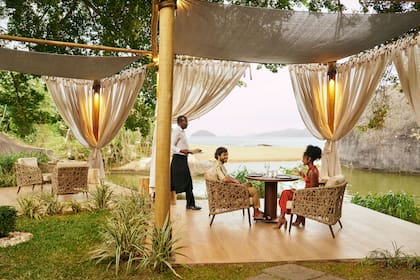 El área de La Réserve, en Club Med Rio das Pedras ofrece suites y penthouses con vistas al océano, piscinas privadas e incluso servicios como mayordomo y acceso a áreas de playa exclusivas.