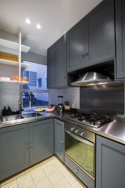 El área destinada a cocinar, súper funcional.