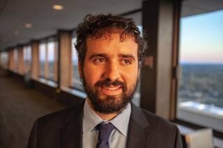 El argentino que increpó al gobernador de Florida: "Están haciendo todo mal"