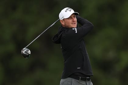 El argentino Emiliano Grillo firmó una vuelta de 76 golpes y se ubica en el 135º lugar; debe mejorar este viernes para superar el corte clasificatorio.