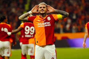 Le hicieron una bandera a Mauro Icardi pero en las redes estallaron por el “parecido”