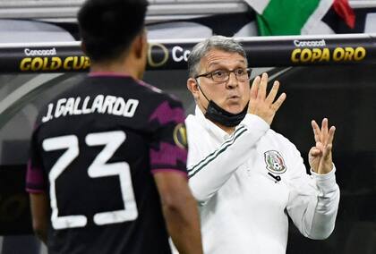 El argentino Gerardo "Tata" Martino está muy cerca de lograr la clasificación de México