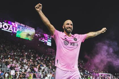 El argentino Gonzalo Higuaín se retiró en 2022 con la camiseta de Inter Miami, que ahora tendrá más recursos económicos para la contratación de astros como Messi o Sergio Busquets