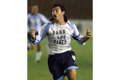 Sudamericano Sub 17 en Arequipa, 16 de marzo de 2001... gol de Mascherano a Venezuela; el "Jefe" había llegado a las selecciones menores de la AFA en 1999 