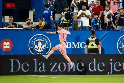 El argentino Lionel Messi, del Inter Miami, festeja su gol en el encuentro de la MLS ante Montreal