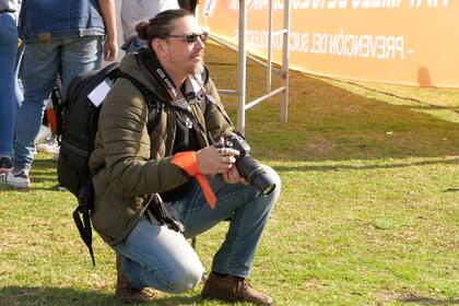 El argentino, Lucas Berga, montó su propia empresa de producción de videos y fotografía, un canal de YouTube y escribió un libro.